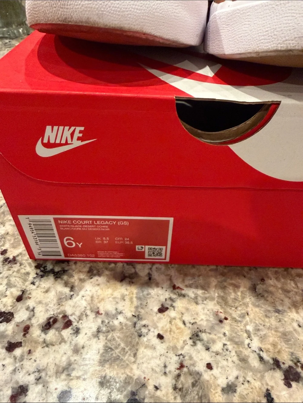 Nike court legacy Youth Size 7